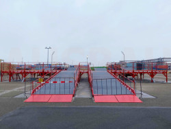 Rampe de încărcare care permit încărcarea simultană a patru camioane Rampe de încărcare care permit încărcarea simultană a patru camioane
