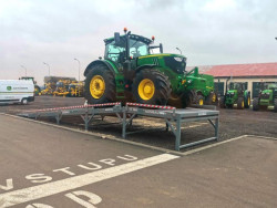 Rampă pentru utilaje de mari dimensiuni pentru o companie agricolă din Cehia Rampă pentru utilaje de mari dimensiuni pentru o companie agricolă din Cehia