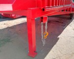 2) Lanțul conectă fiabil rampa la toate tipurile de camioane.
2) Lanțul conectă fiabil rampa la toate tipurile de camioane.