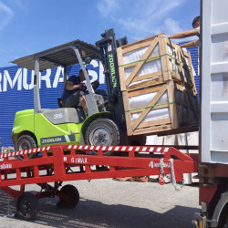 Rampă mobilă de încărcare pentru containere